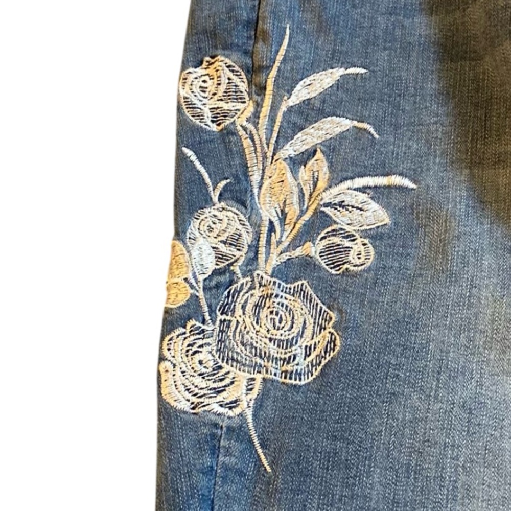 Ruff Hewn Women’s Straight Leg Jeans with White Floral Embroidery - Blue - Picture 3 of 8